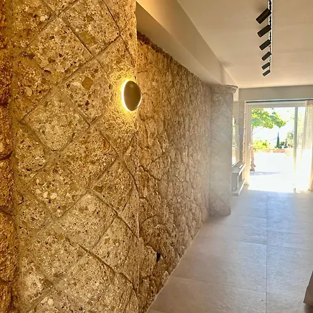 Linen By Goutos Luxury Living Apartment *