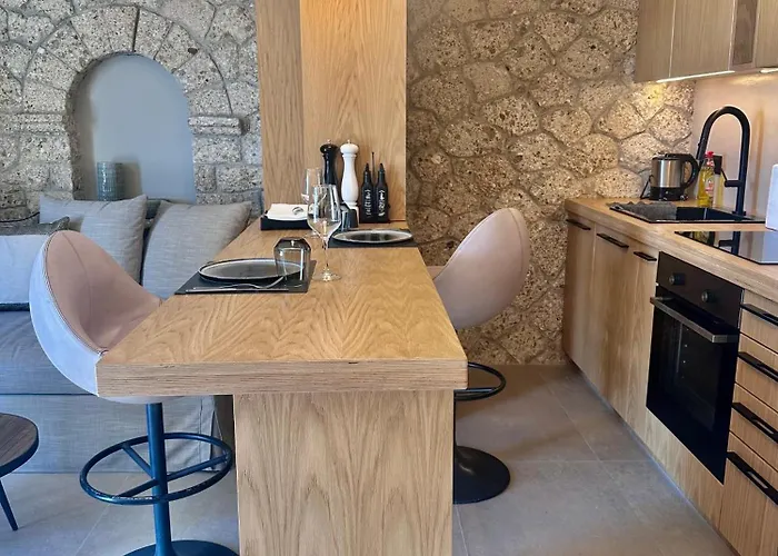 Linen By Goutos Luxury Living * קראנידיון