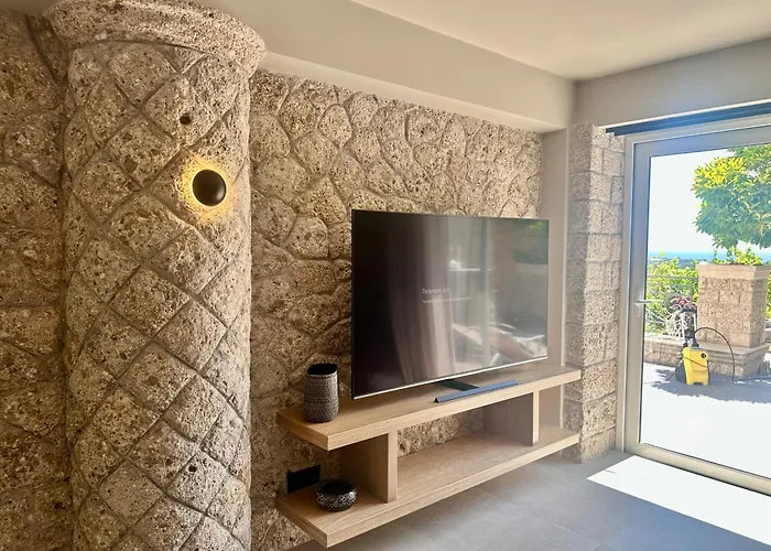 Linen By Goutos Luxury Living דירה *