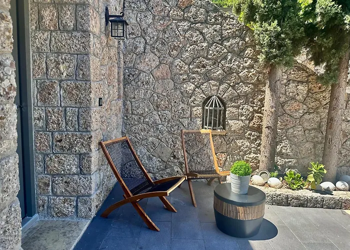 Linen By Goutos Luxury Living קראנידיון