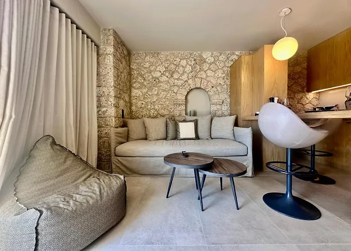 Linen By Goutos Luxury Living קראנידיון